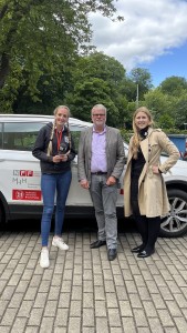 Smart Car: Visit from the Radio Station FNN